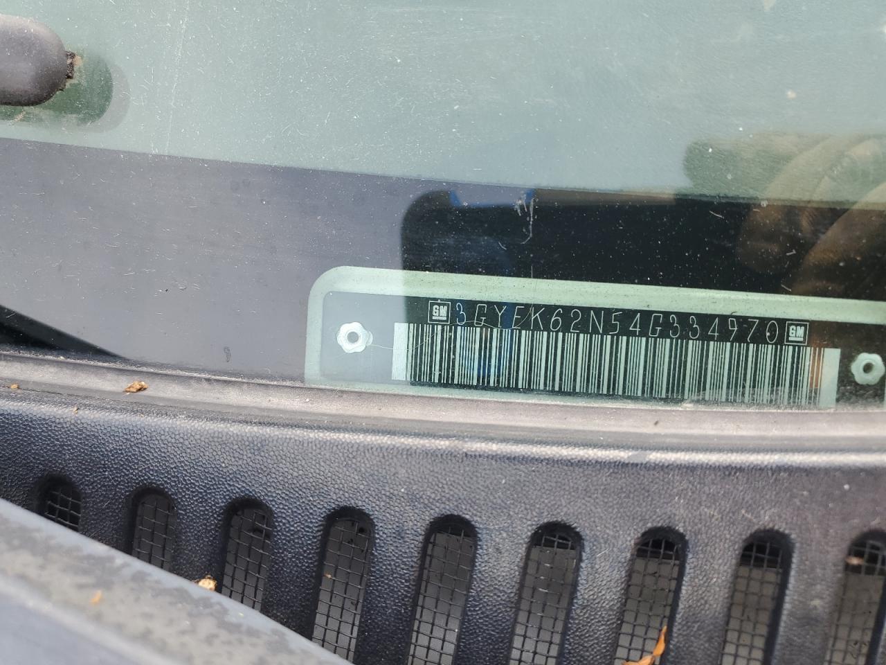2004 CADILLAC ESCALADE