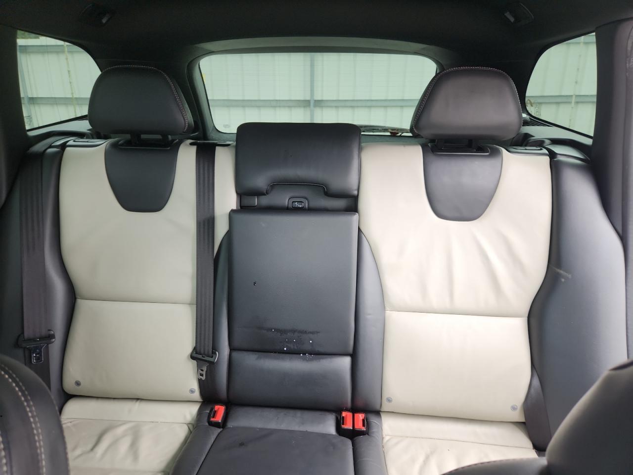 2015 VOLVO XC60