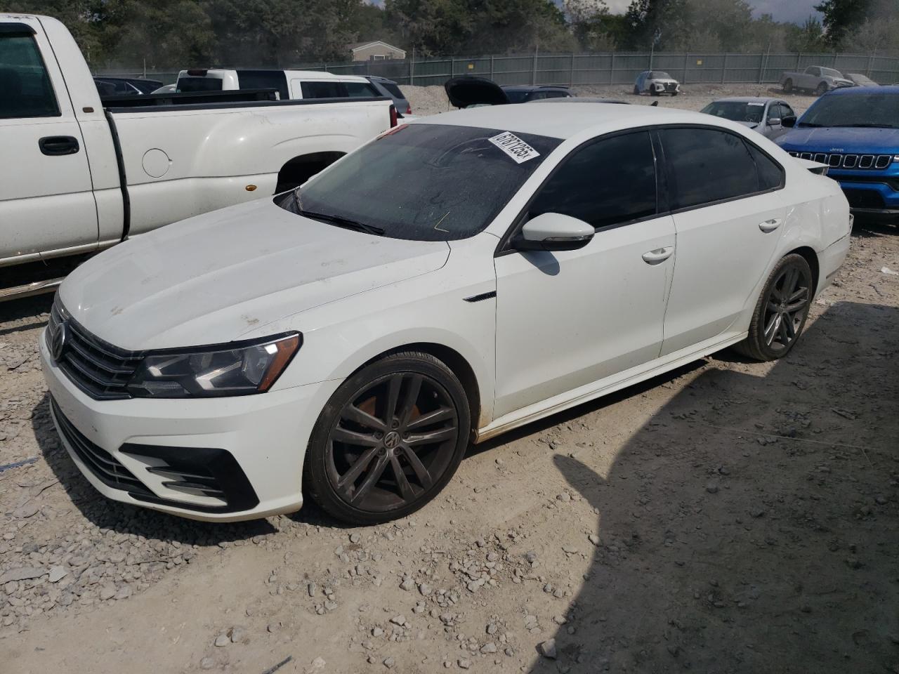 2018 VOLKSWAGEN Passat