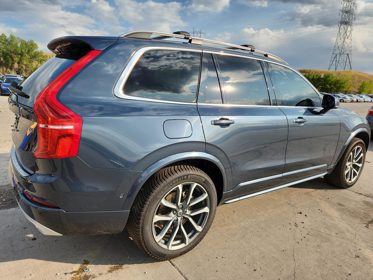 2019 VOLVO XC90