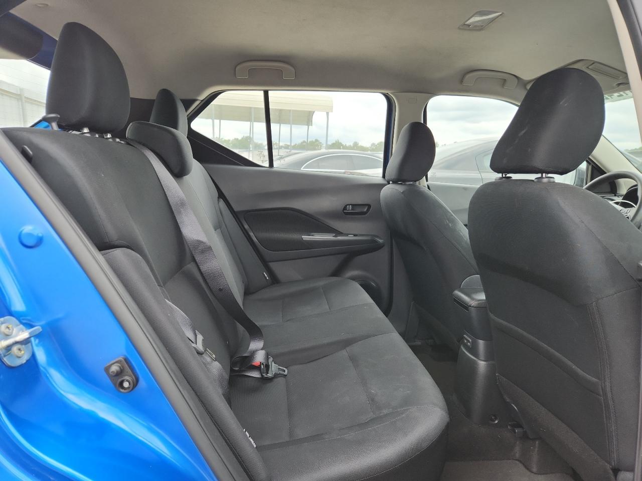 2024 NISSAN KICKS