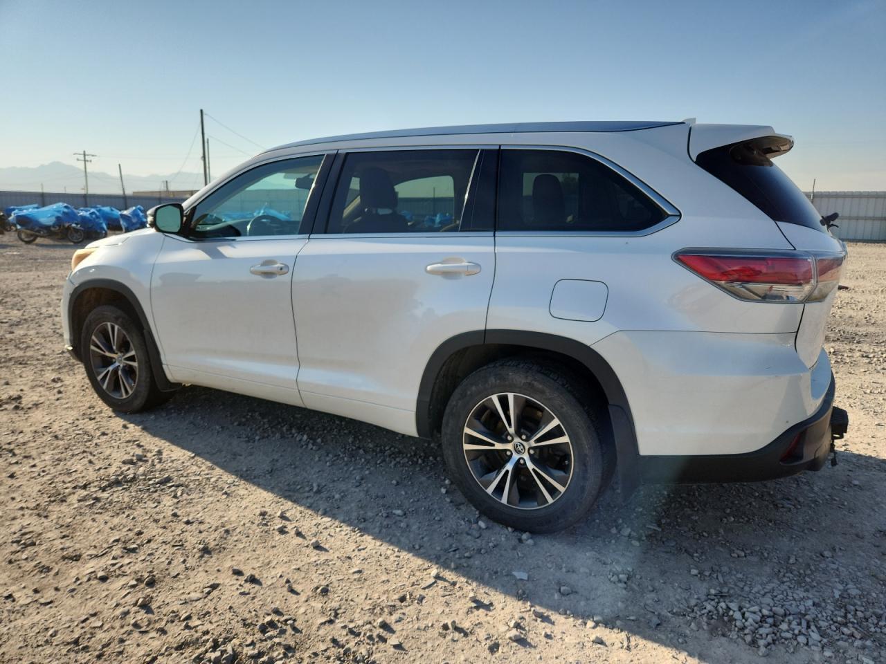 2016 TOYOTA HIGHLANDER