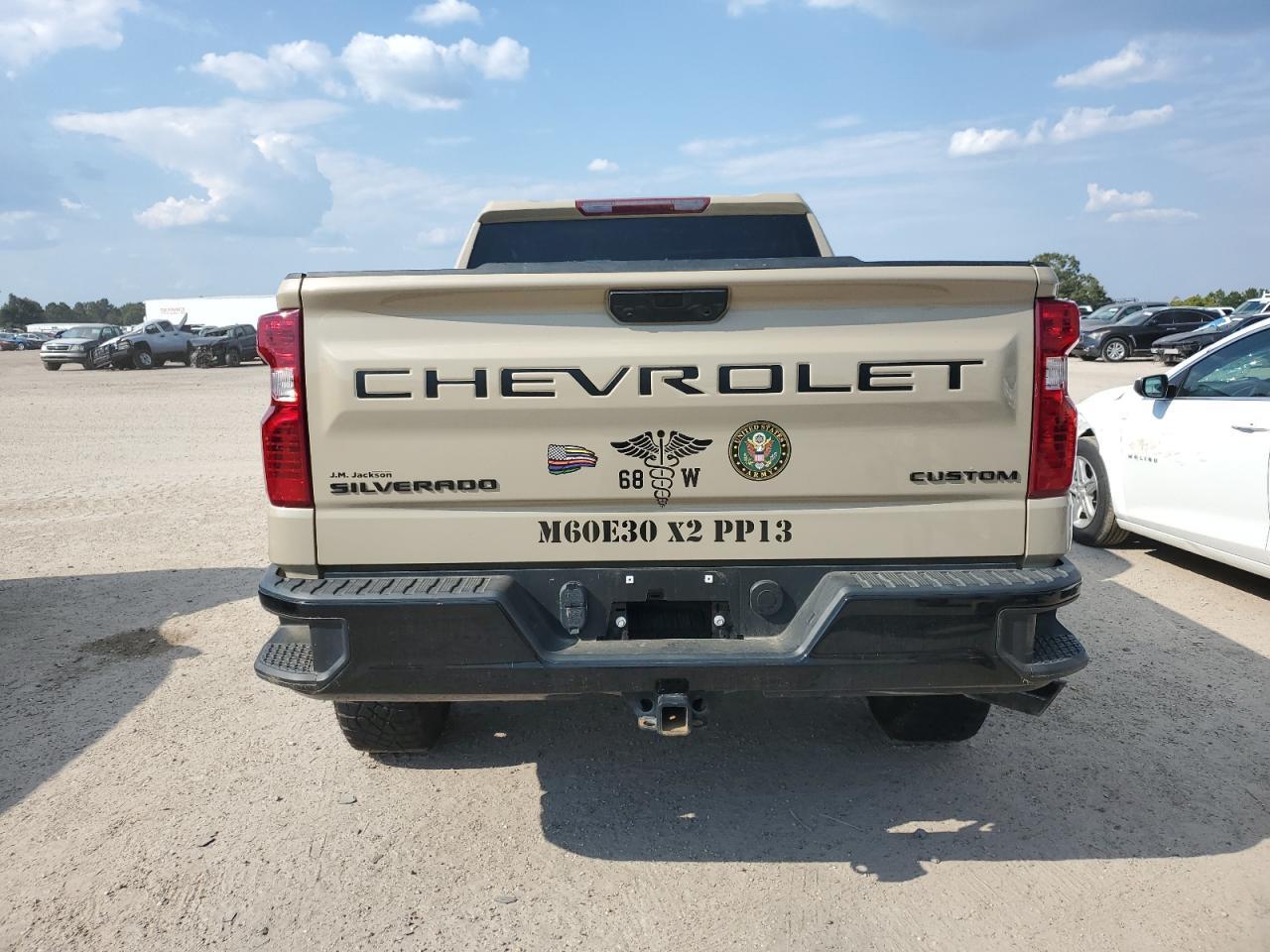 2023 CHEVROLET Silverado