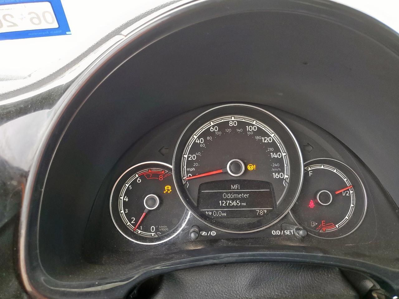 2017 VOLKSWAGEN Beetle