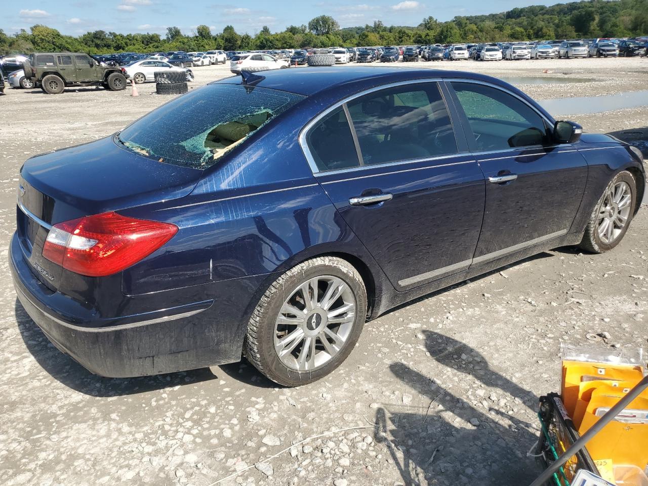 2011 HYUNDAI GENESIS