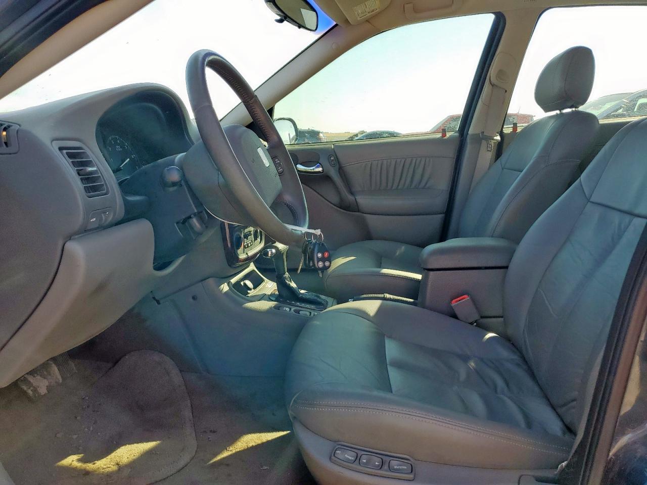 2002 SATURN L300