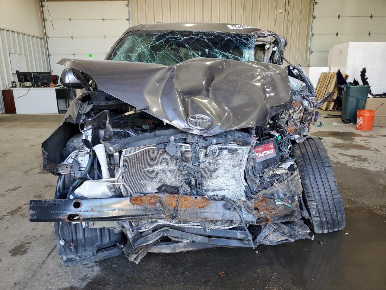 2011 TOYOTA SIENNA