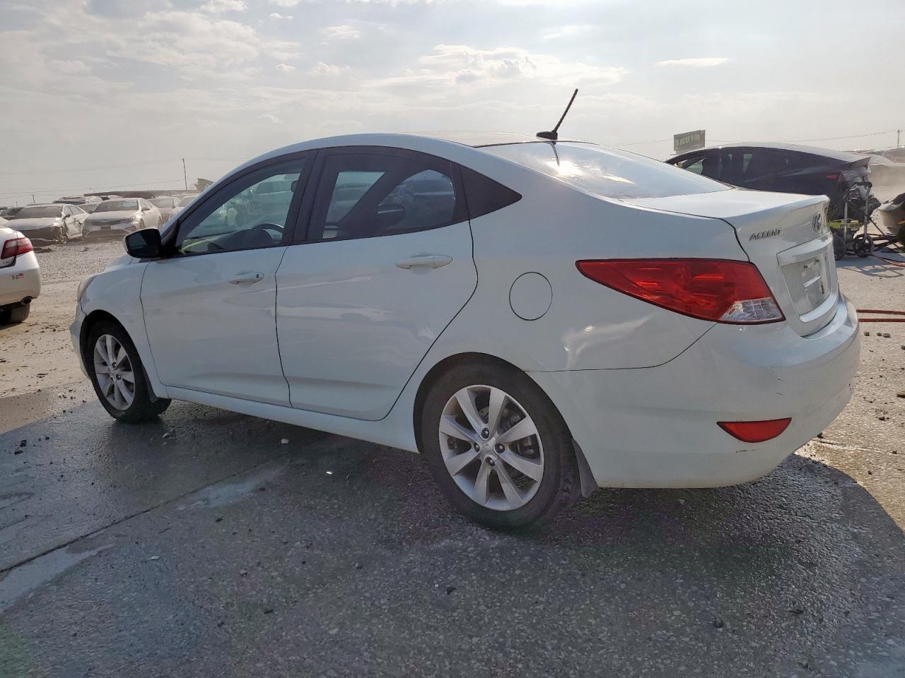 2012 HYUNDAI ACCENT