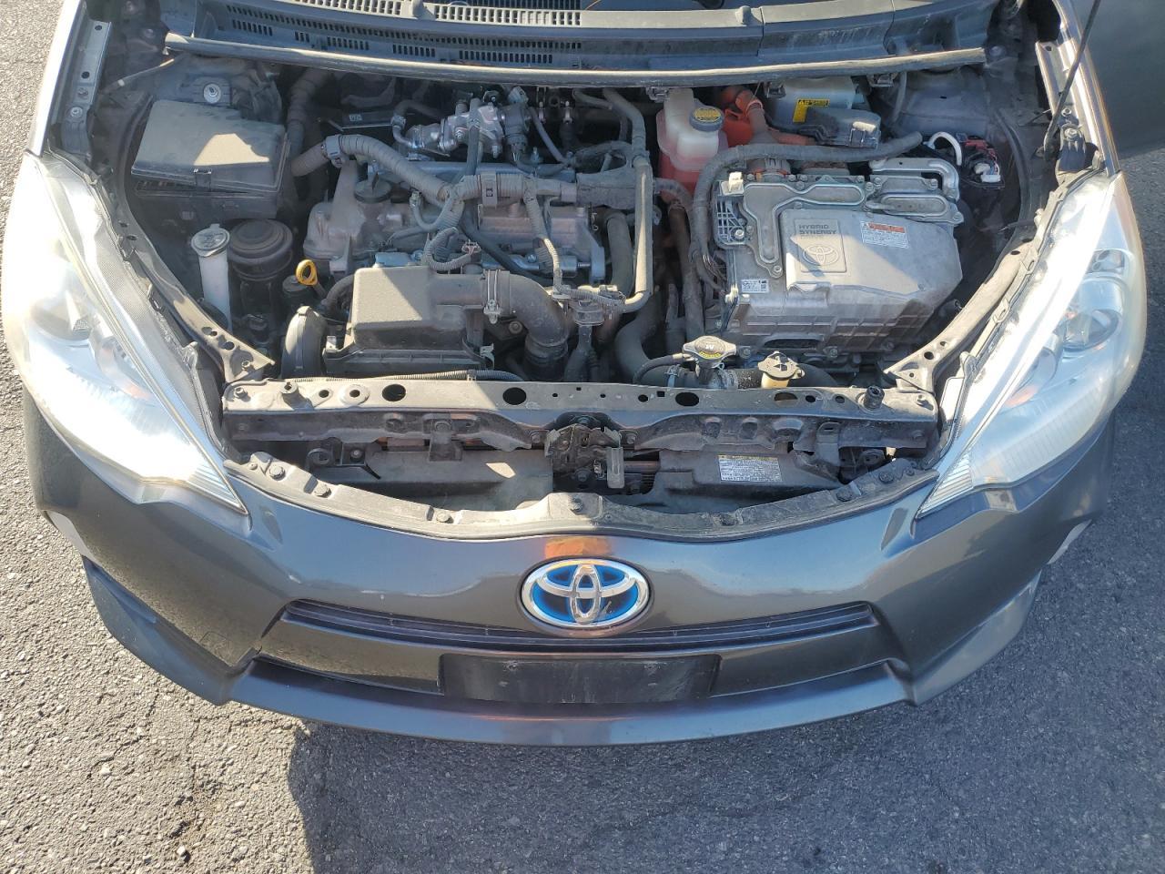 2014 TOYOTA Prius c