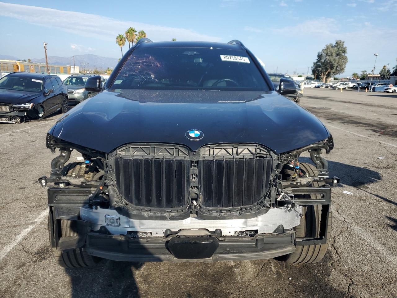 2023 BMW X7