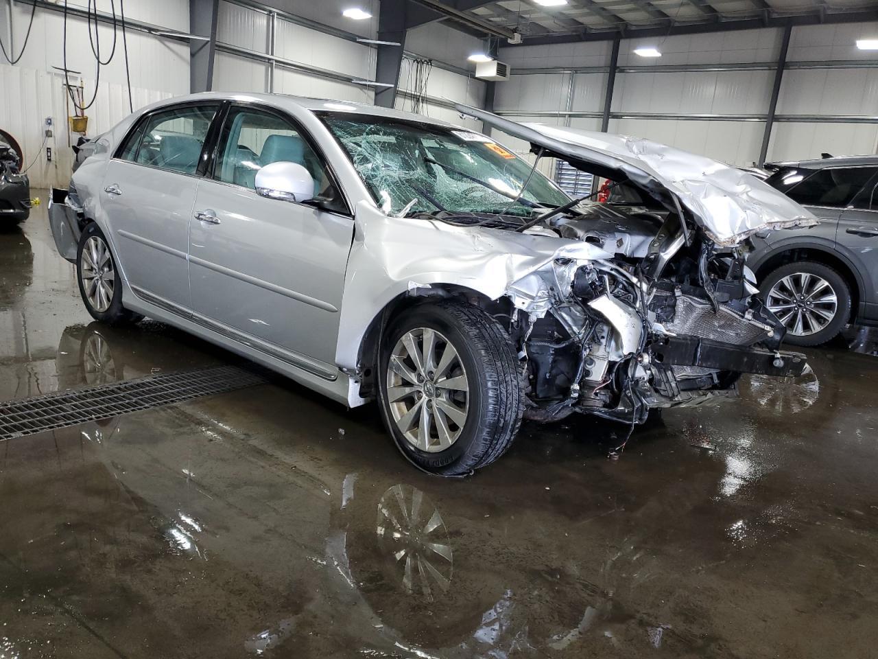 2011 TOYOTA Avalon