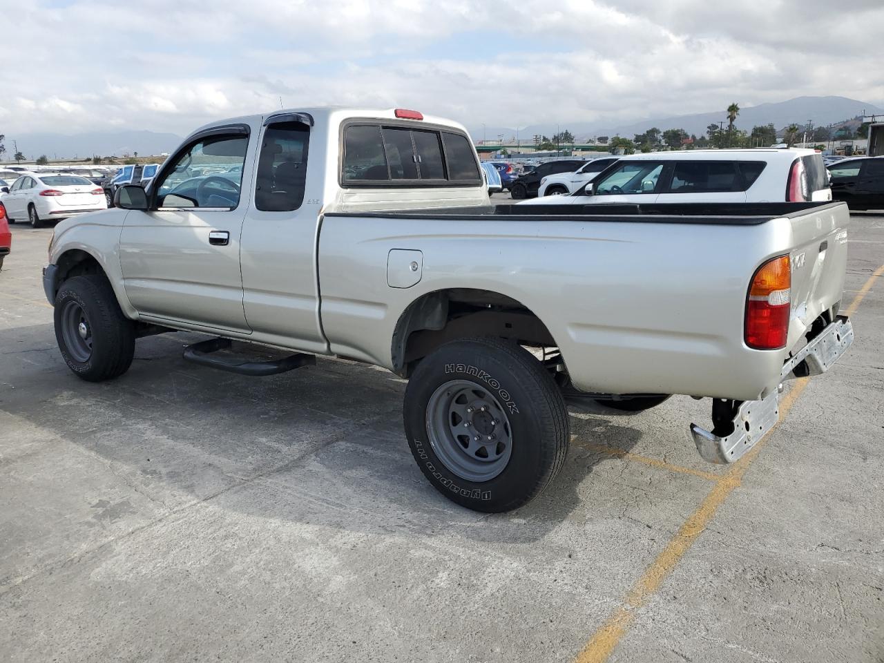 2000 TOYOTA TACOMA