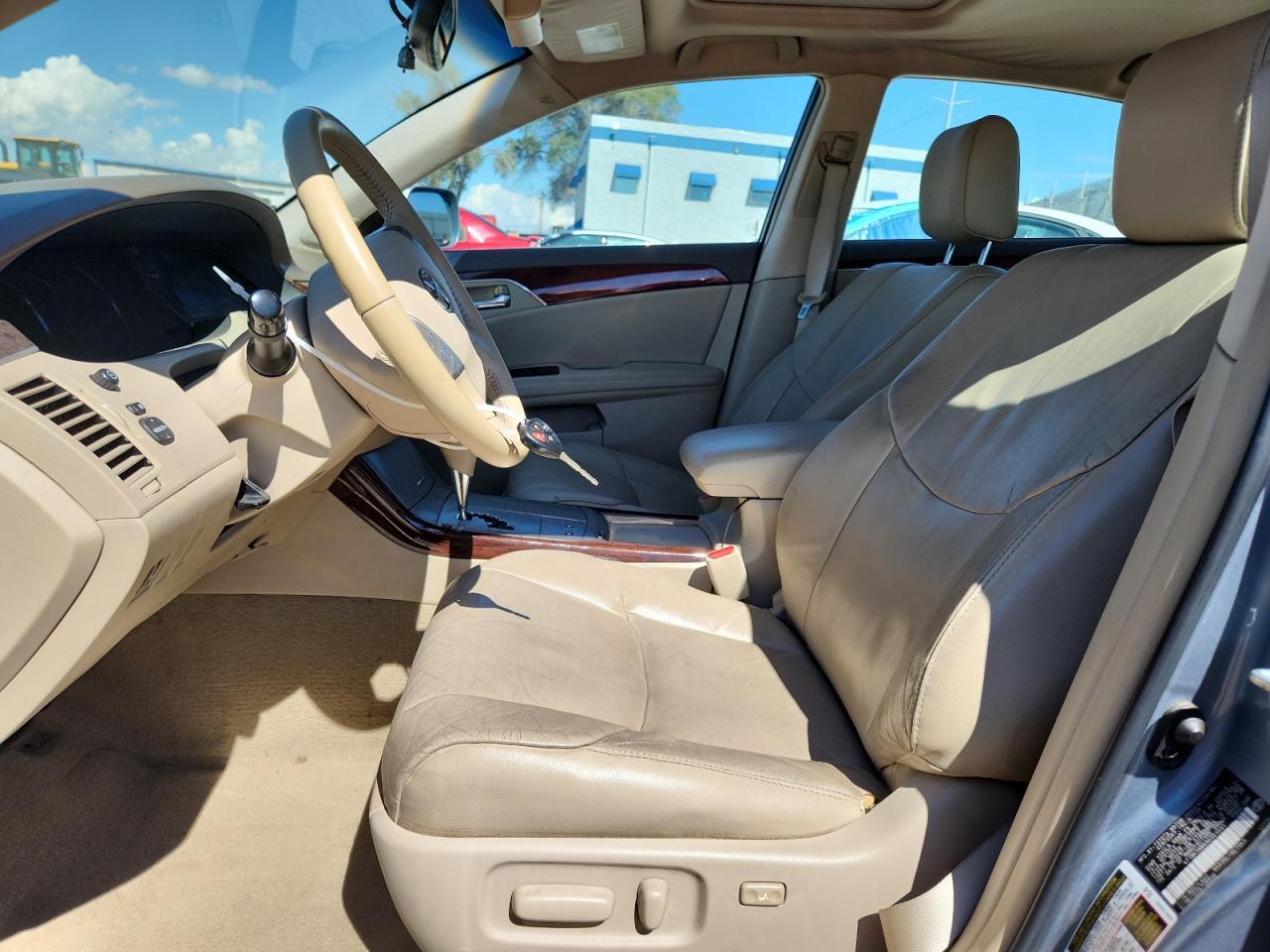 2009 TOYOTA Avalon