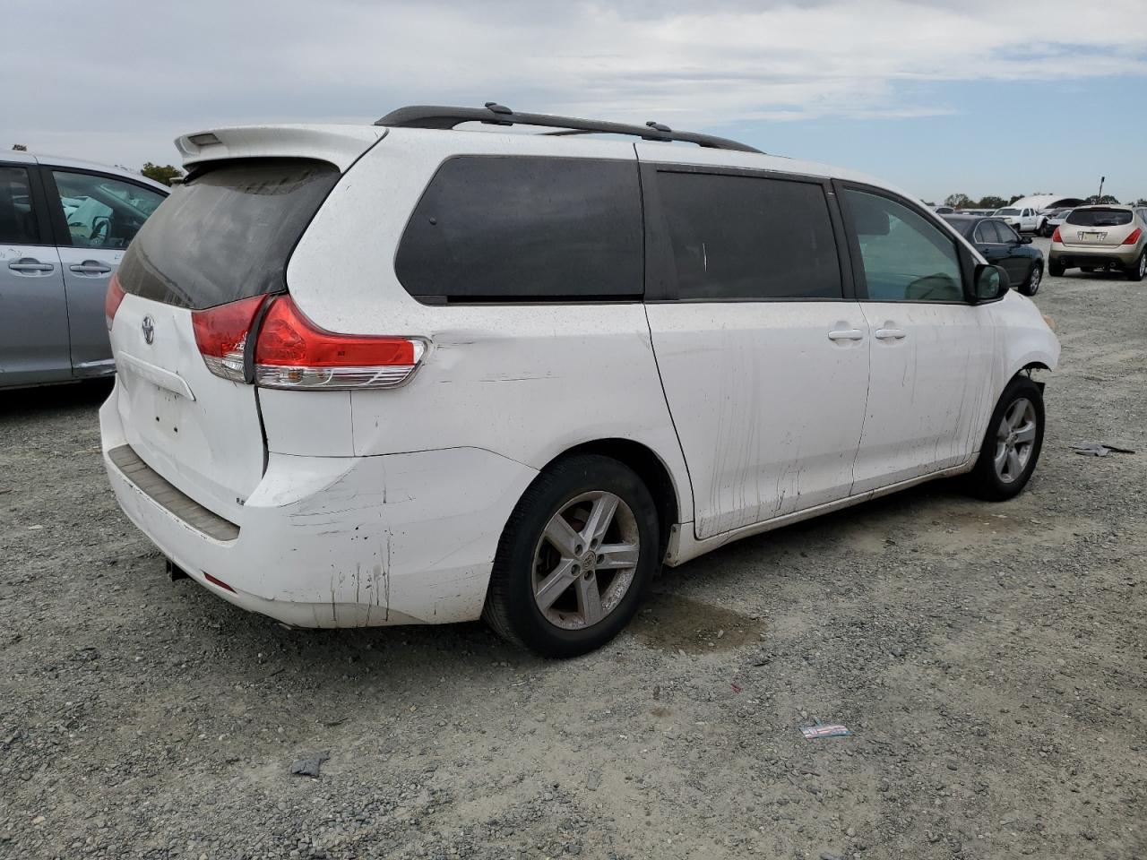 2012 TOYOTA SIENNA