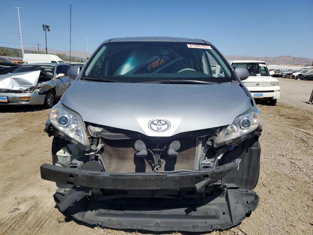 2014 TOYOTA SIENNA