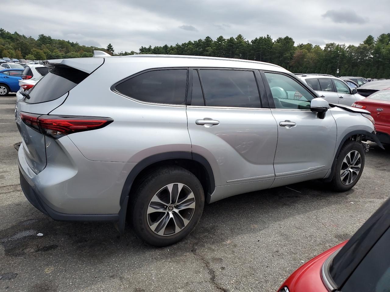 2022 TOYOTA HIGHLANDER
