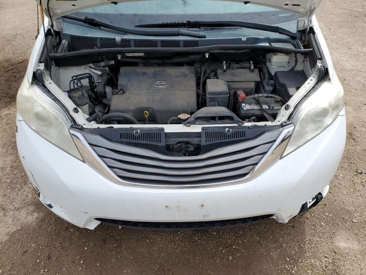 2014 TOYOTA SIENNA