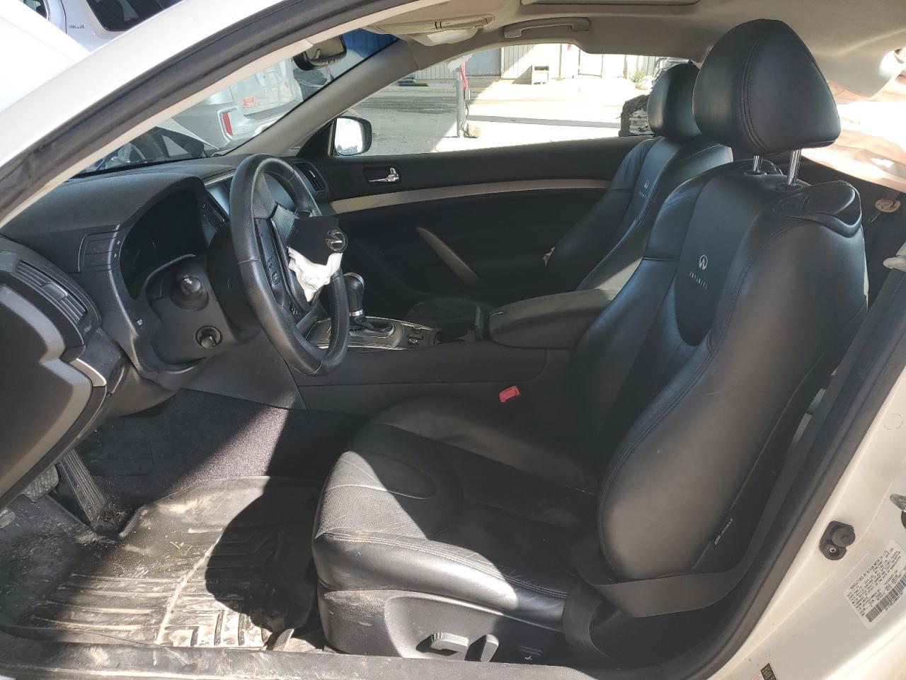 2011 INFINITI G37