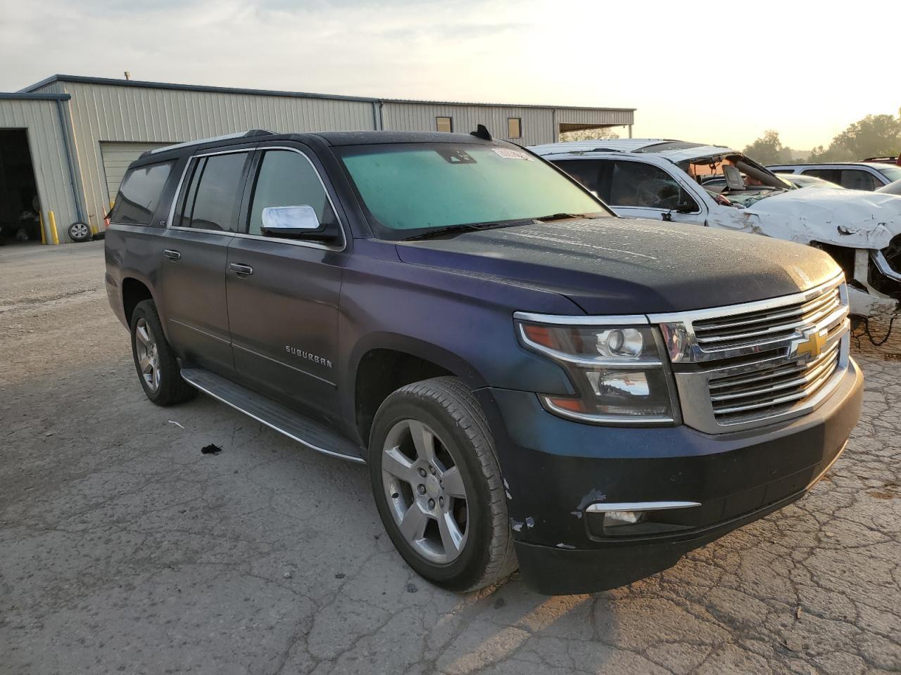 2016 CHEVROLET Suburban