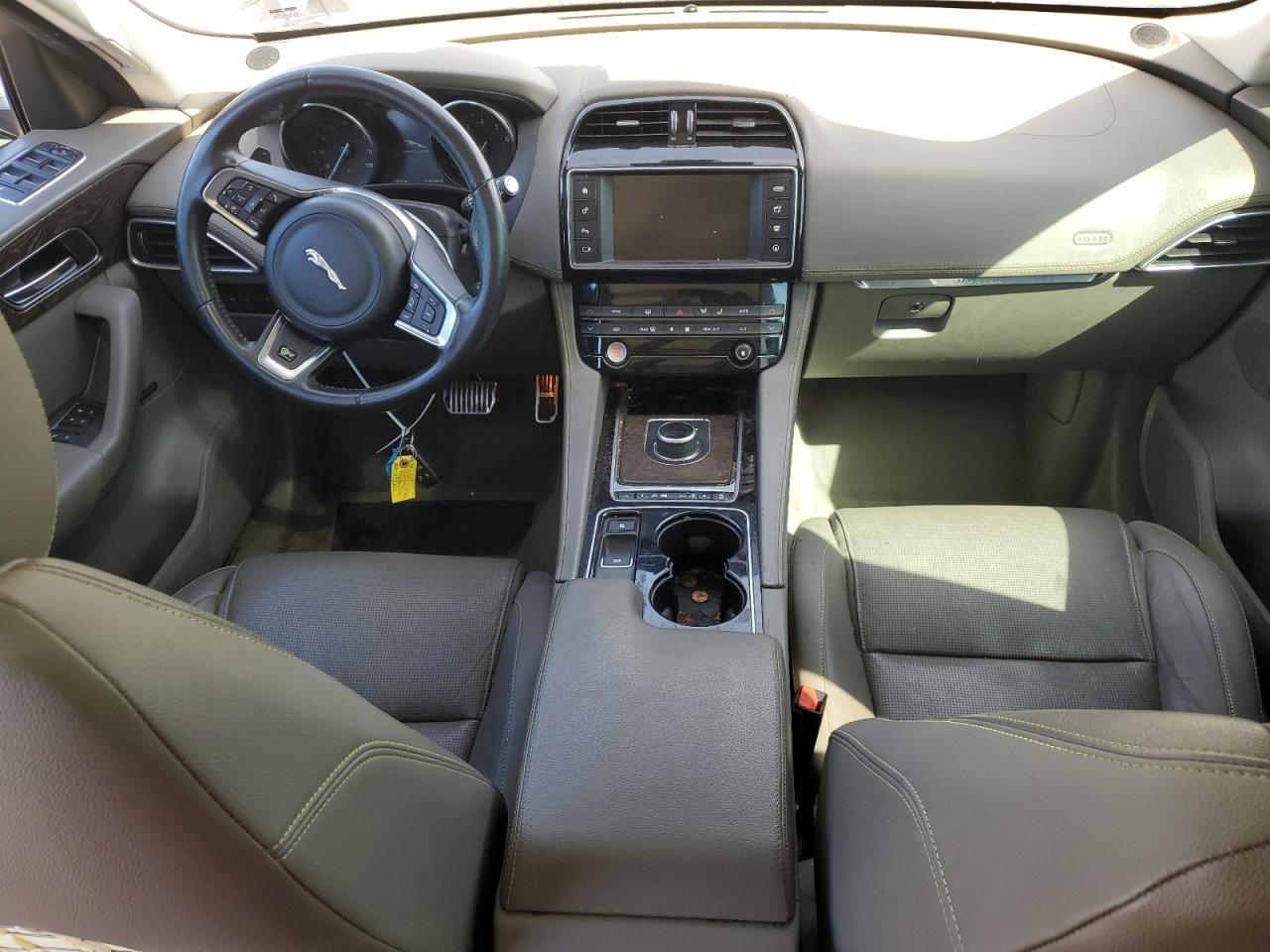 2017 JAGUAR F-Pace