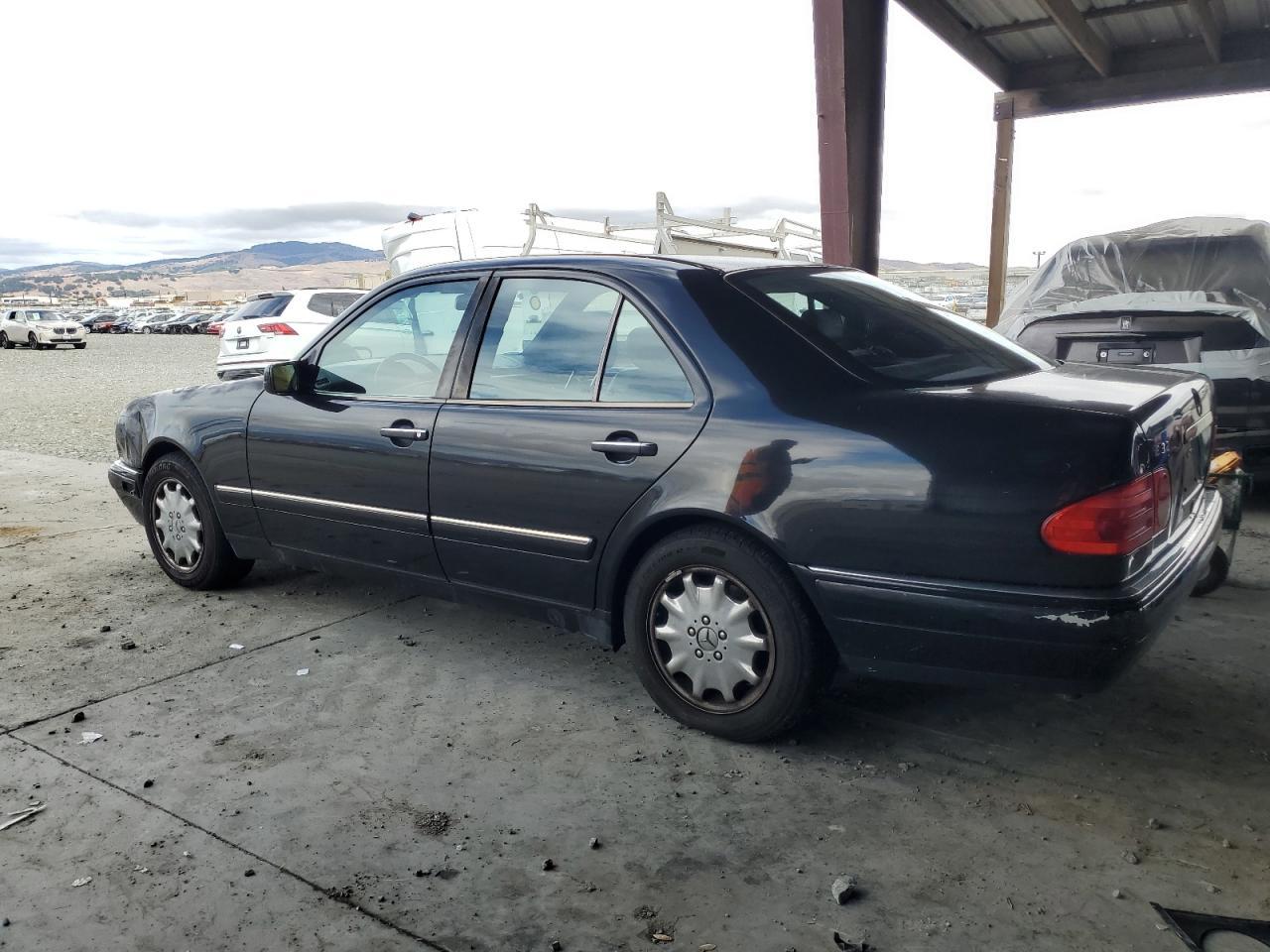 1998 MERCEDES-BENZ E-Class