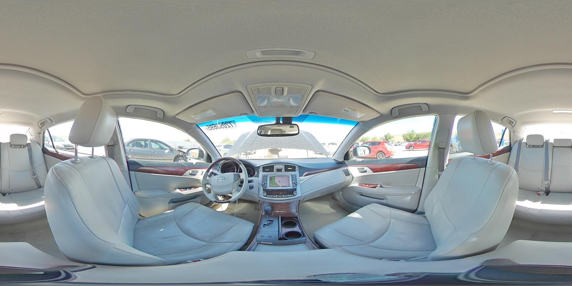 2011 TOYOTA Avalon