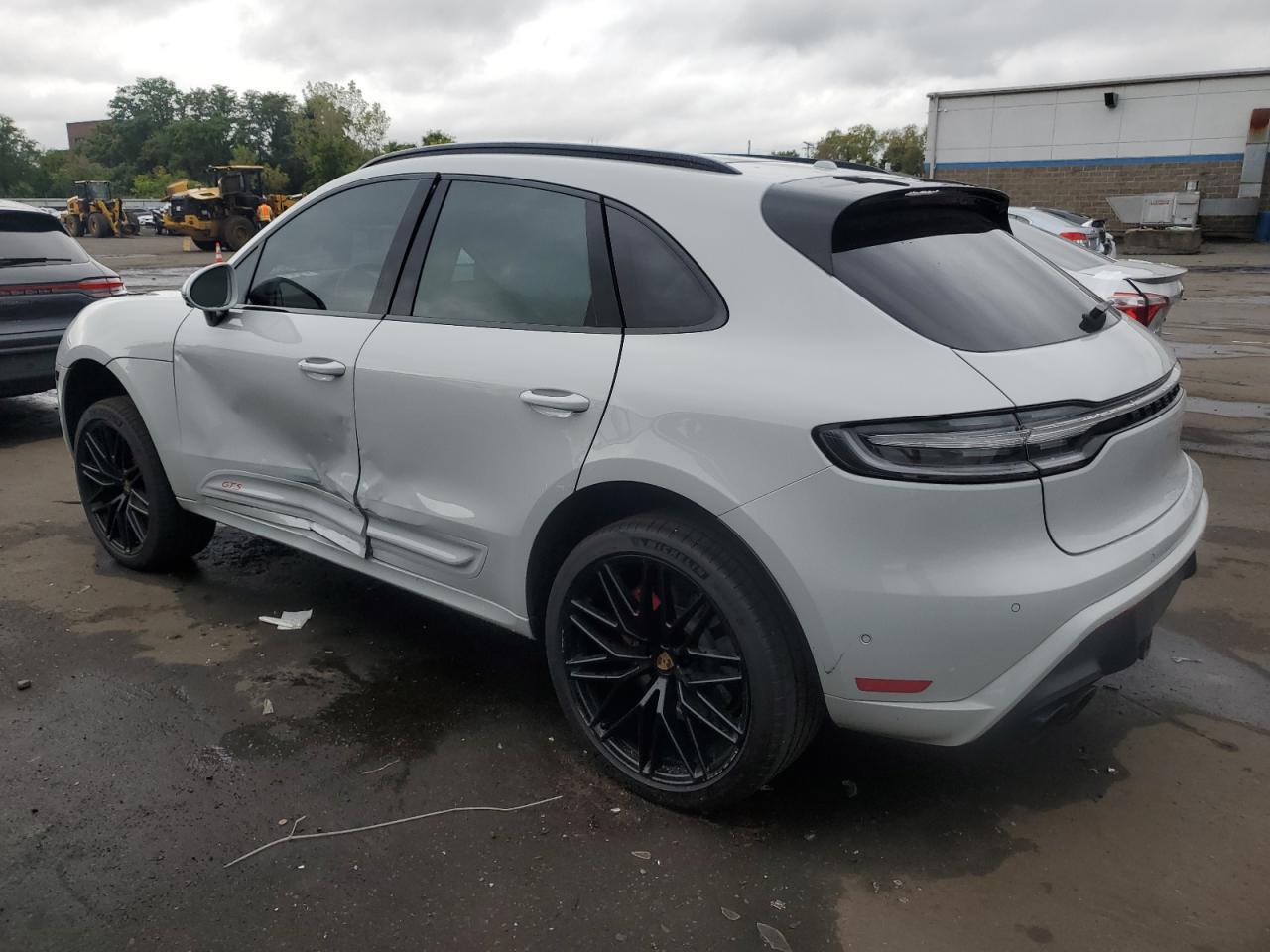 2022 PORSCHE Macan