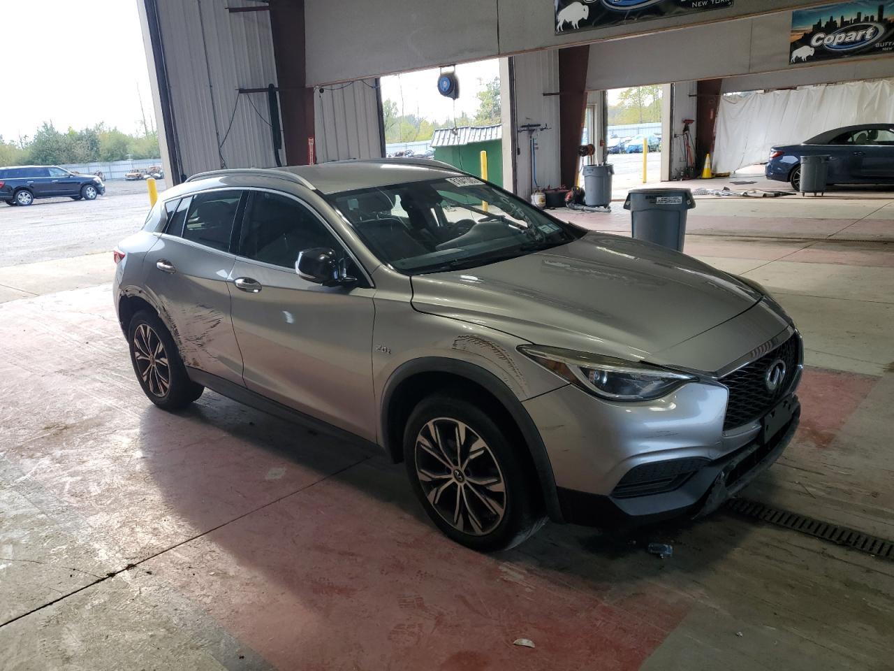 2017 INFINITI QX30