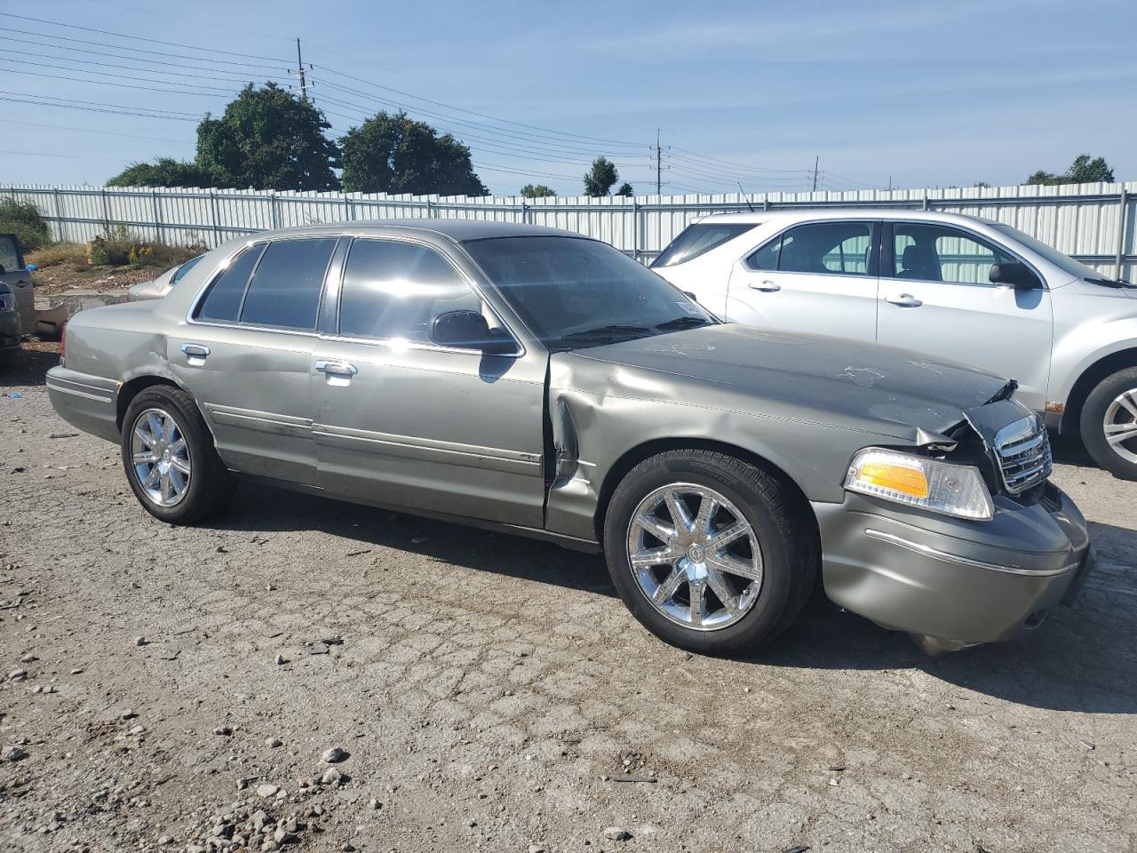 2003 FORD Crown Victoria
