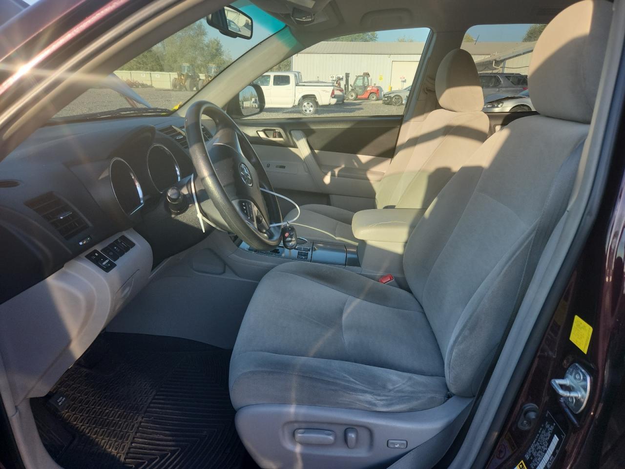 2011 TOYOTA HIGHLANDER