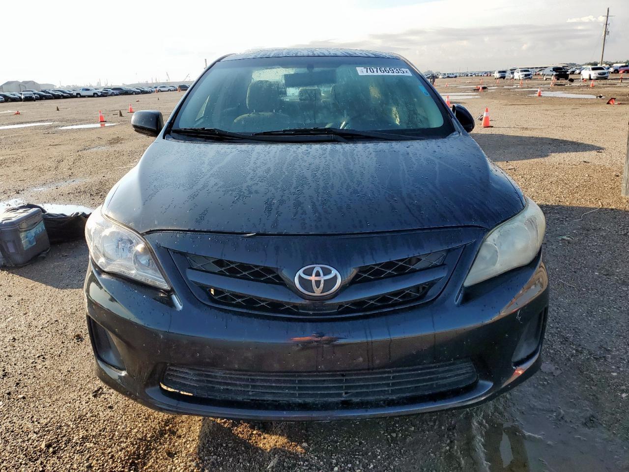 2011 TOYOTA COROLLA