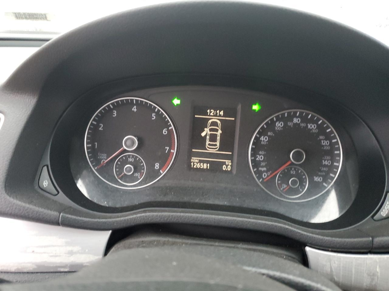 2012 VOLKSWAGEN Passat