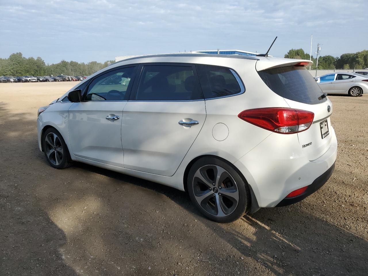 2015 KIA RONDO