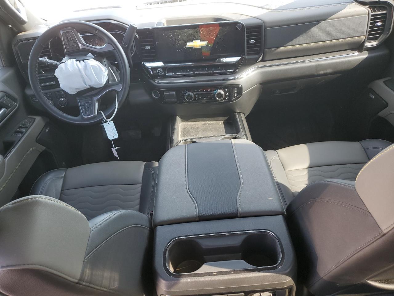 2024 CHEVROLET Silverado