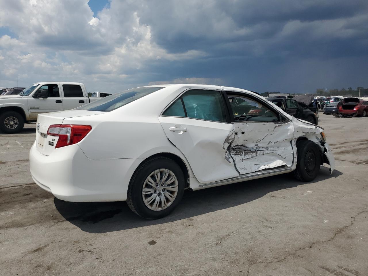 2013 TOYOTA CAMRY