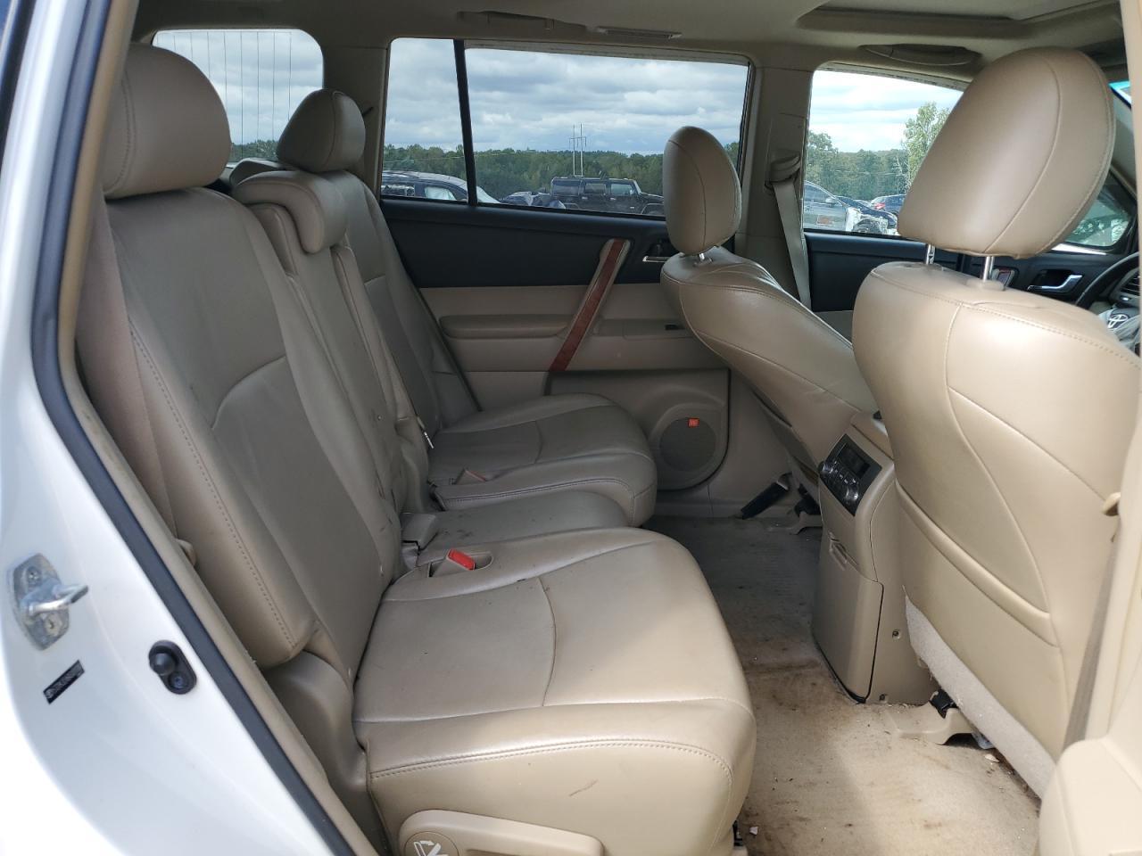 2010 TOYOTA HIGHLANDER