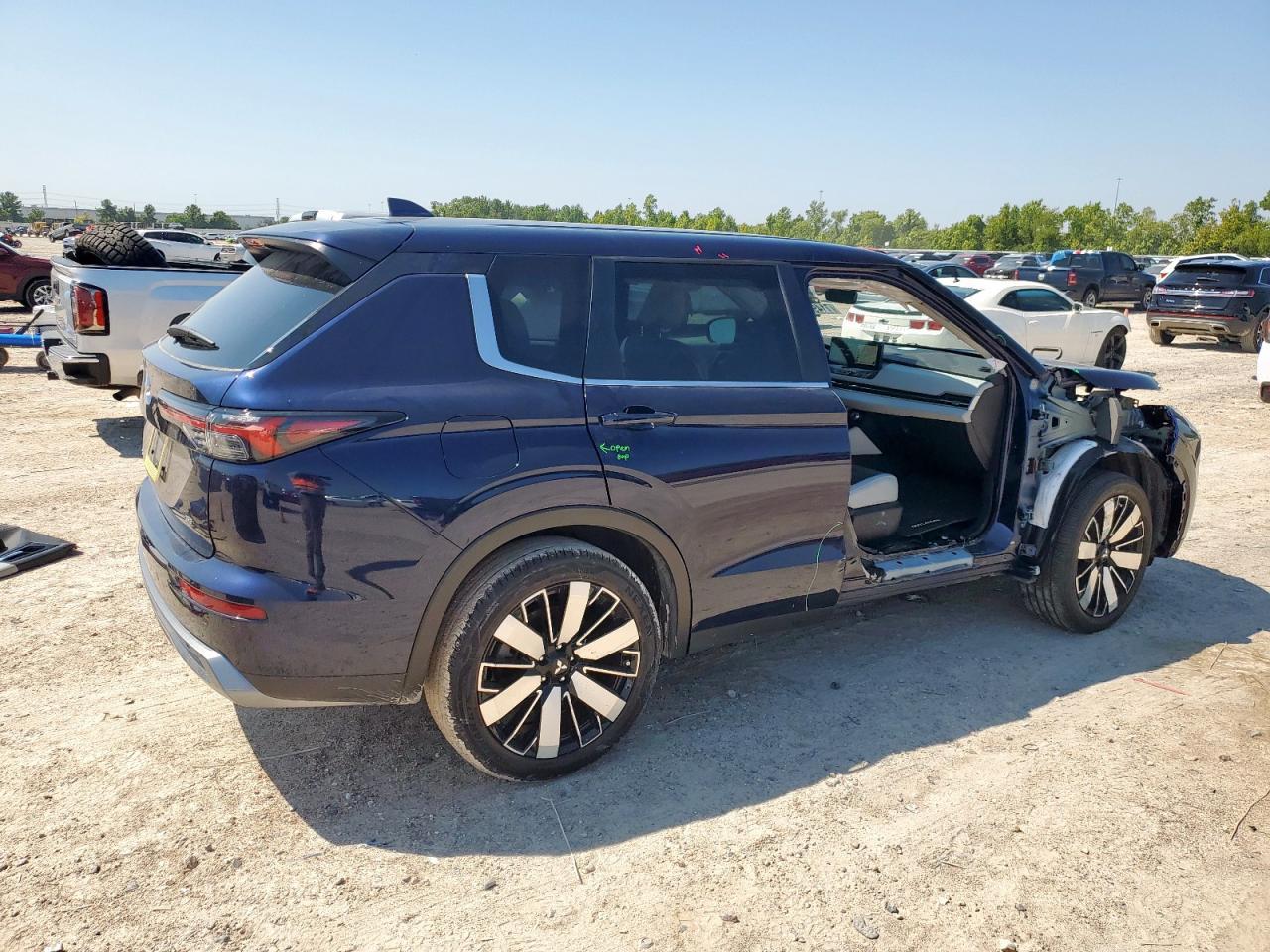 2025 MITSUBISHI outlander