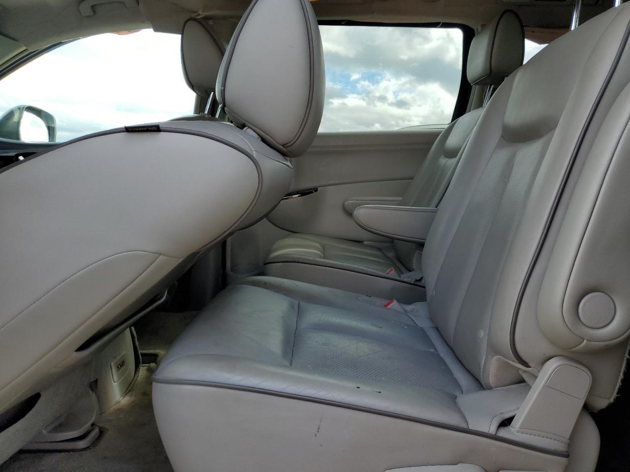 2011 NISSAN Quest
