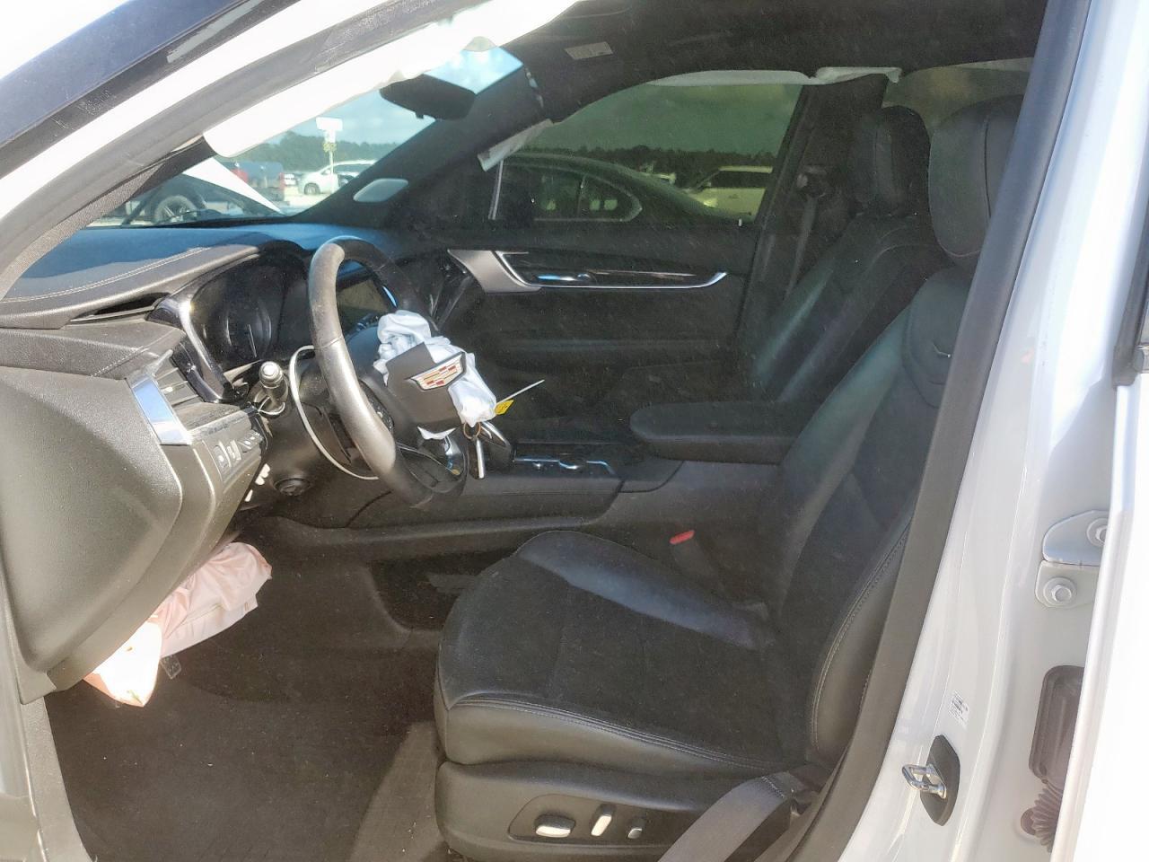 2021 CADILLAC XT6