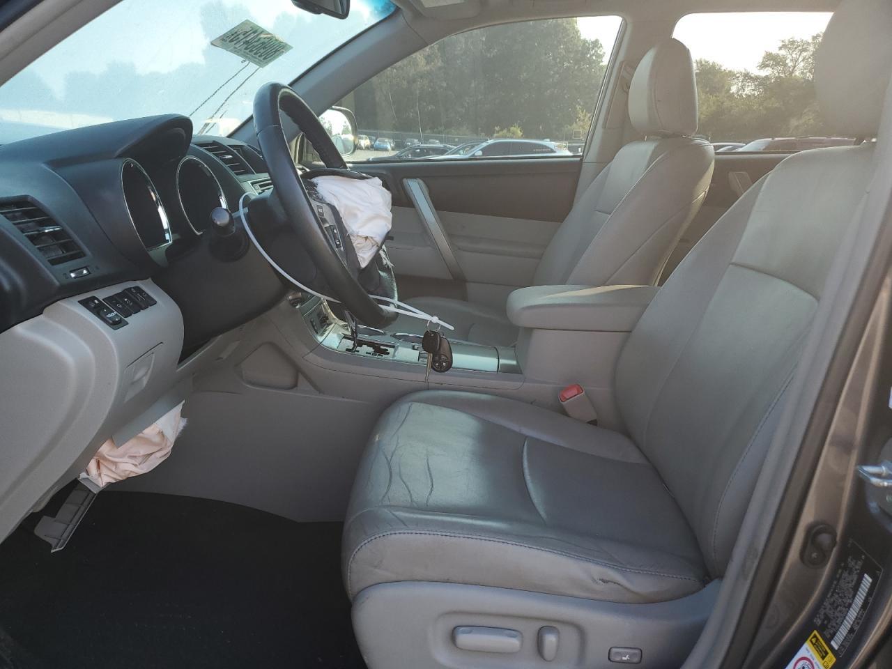 2013 TOYOTA HIGHLANDER