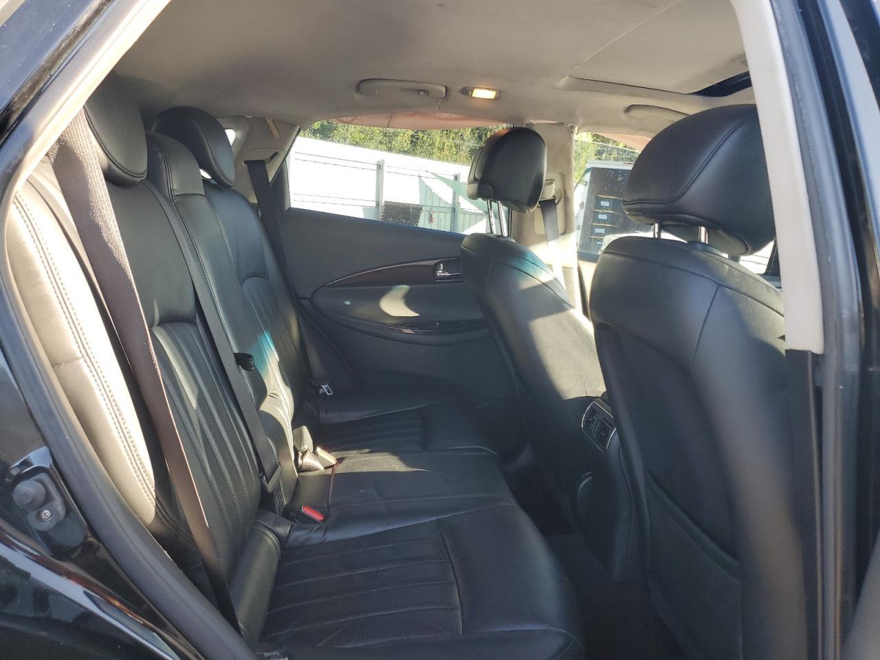 2011 INFINITI EX35