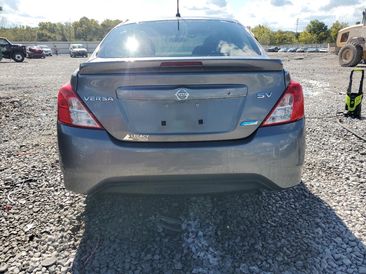 2016 NISSAN VERSA