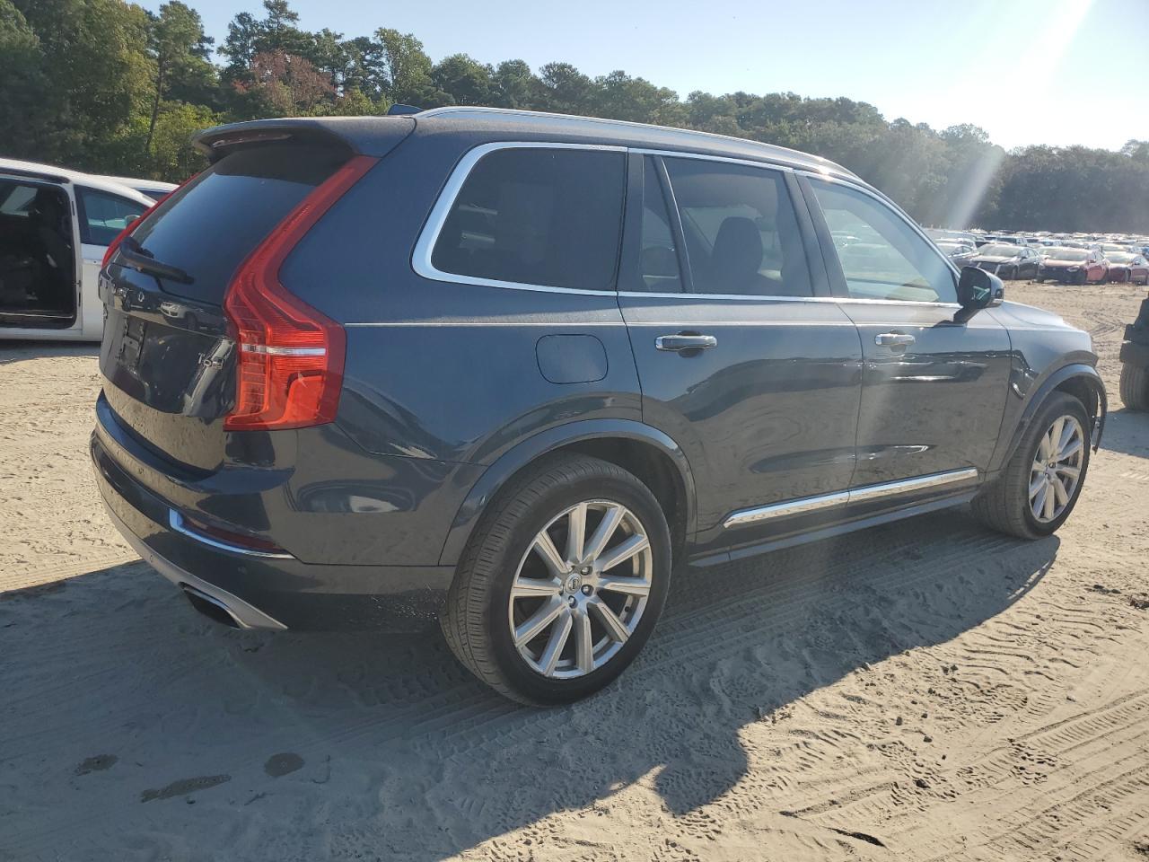 2019 VOLVO XC90