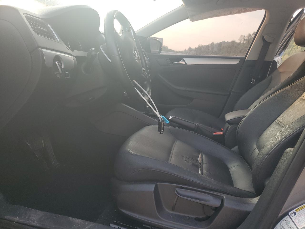 2012 VOLKSWAGEN JETTA