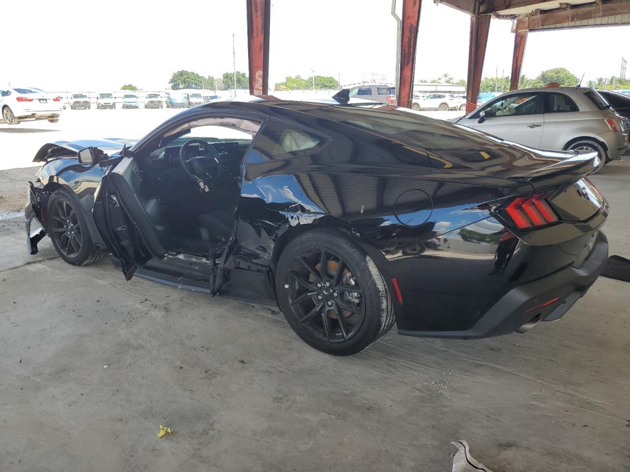 2025 FORD MUSTANG