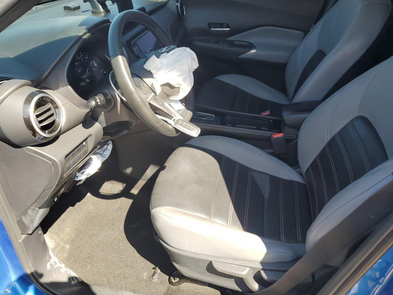 2023 NISSAN KICKS