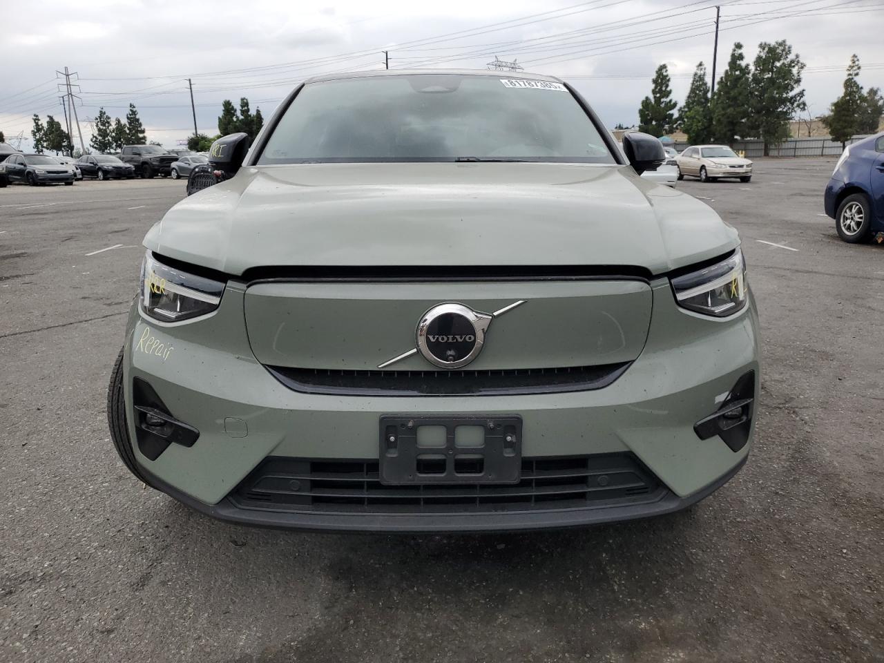 2024 VOLVO C40