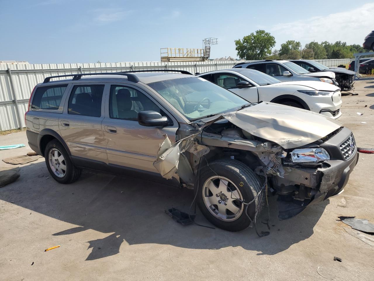 2002 VOLVO V70