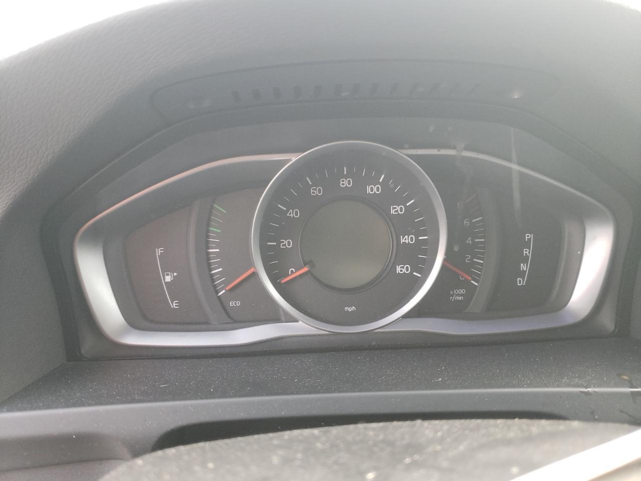 2015 VOLVO V60