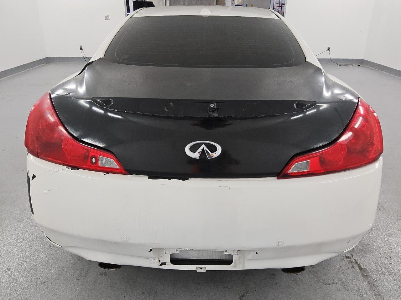2011 INFINITI G37